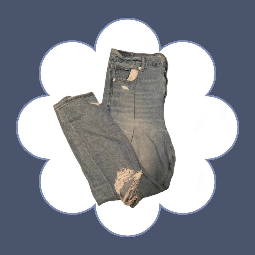 American Eagle Distressed Mom Jeans Medium Wash